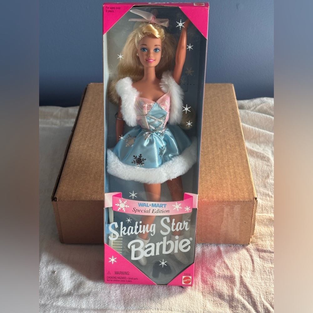 Skating Star Barbie Doll Walmart Special Edition 1995 Mattel 15510 NRFB.